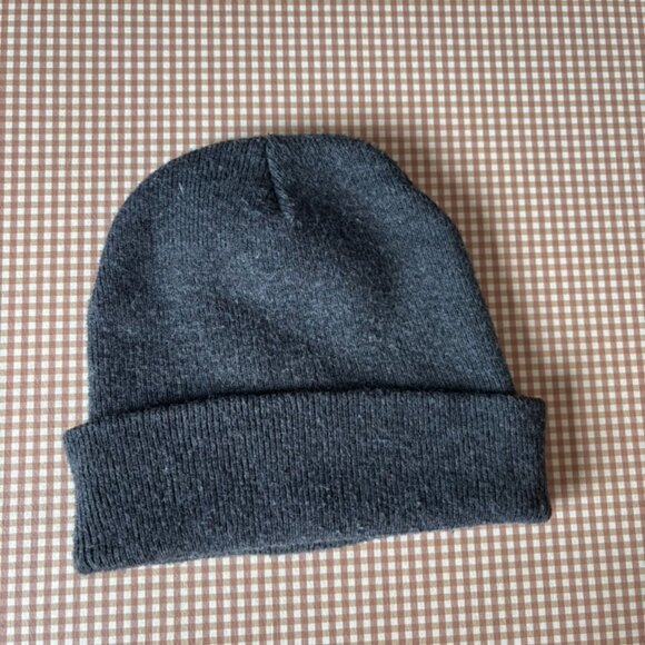 Vintage Carhartt Beanie Hat USA MADE One Size Gray Knit Cuffed Logo Y2K Gorp - Picture 2 of 9